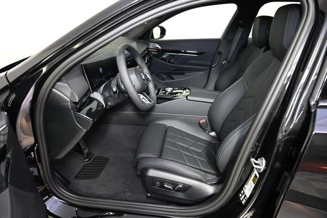 Photo of 2026 Black Sapphire Metallic BMW 530
