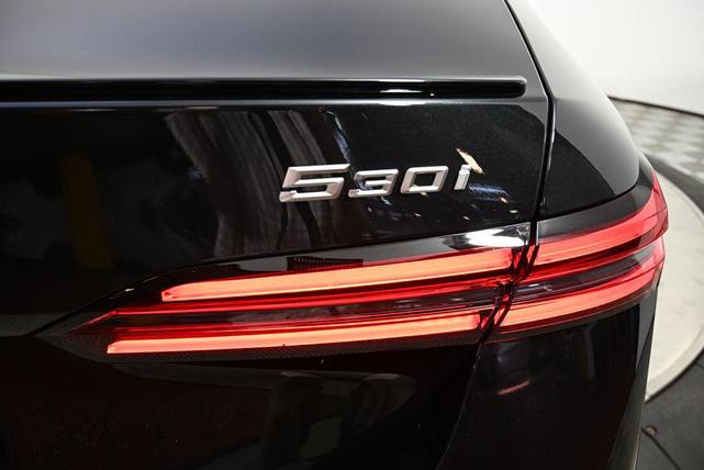 Photo of 2026 Black Sapphire Metallic BMW 530