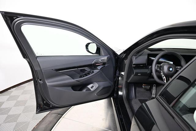 Photo of 2026 Black Sapphire Metallic BMW 530