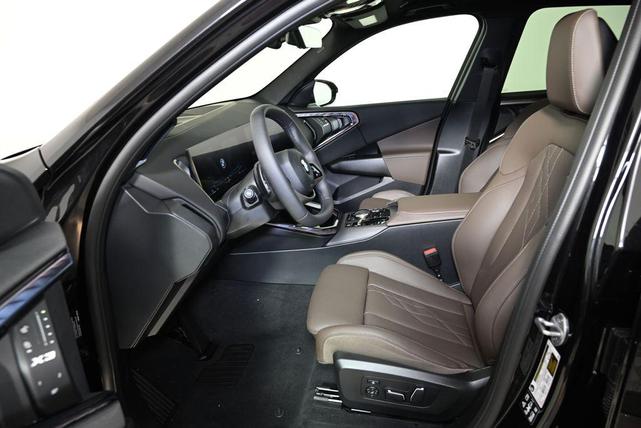 Photo of 2025 Black Sapphire Metallic BMW X3