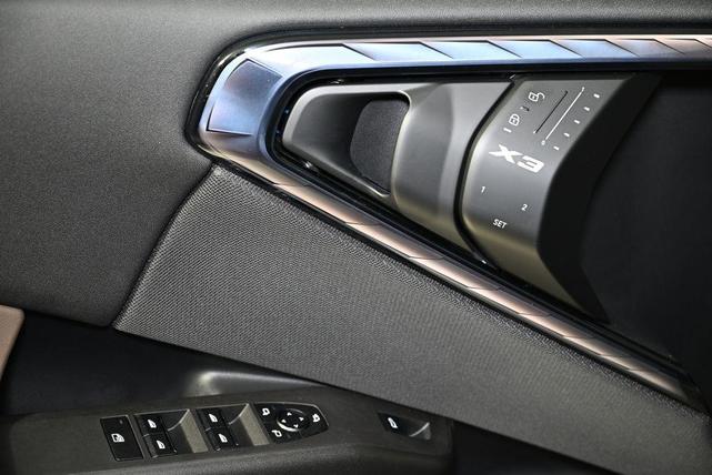 Photo of 2025 Black Sapphire Metallic BMW X3