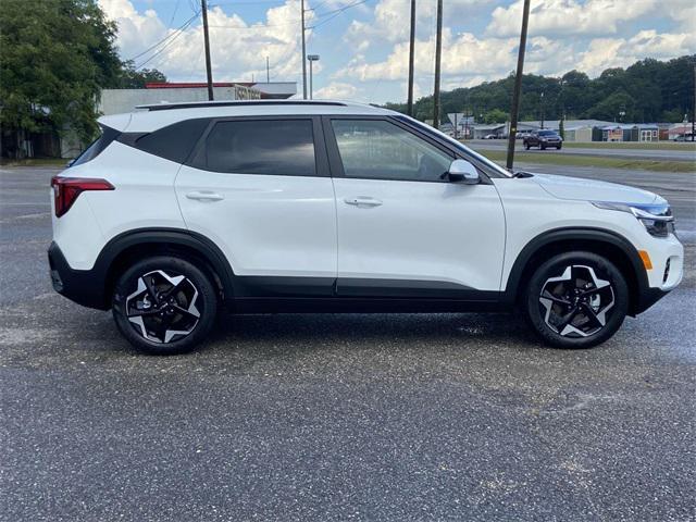 Photo of 2025 Snow White Pearl Kia Seltos