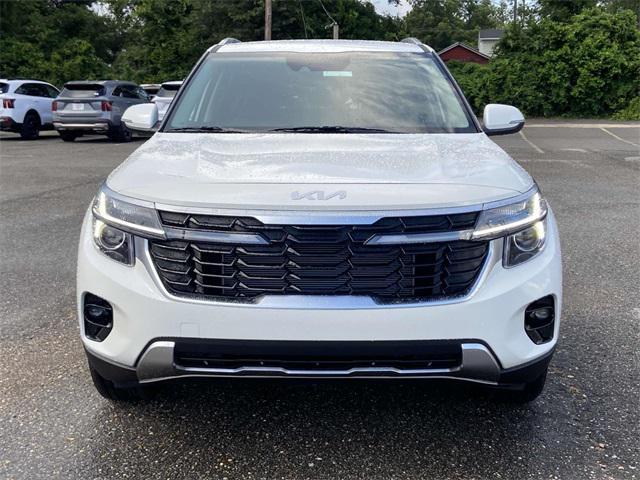 Photo of 2025 Snow White Pearl Kia Seltos