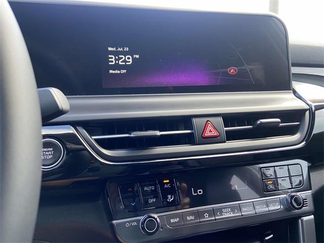 Photo of 2025 Snow White Pearl Kia Seltos