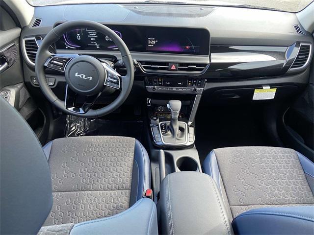 Photo of 2025 Snow White Pearl Kia Seltos