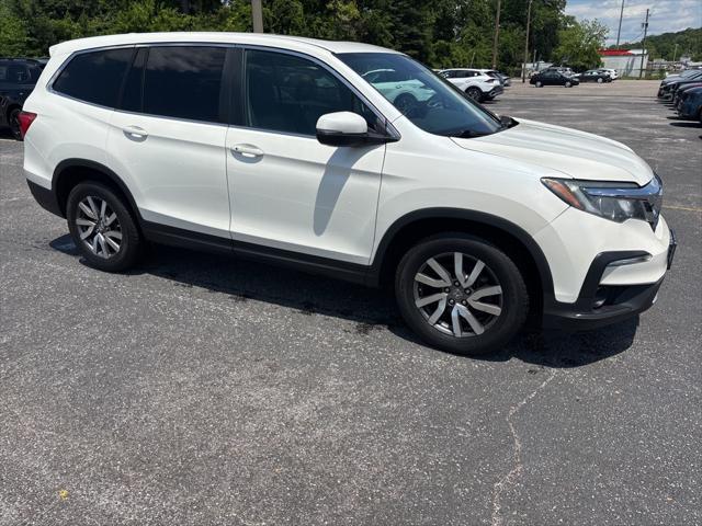 Photo of 2019 White Honda Pilot
