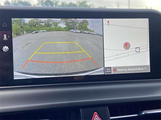 Photo of 2025 Clear White/Black Roof Kia Seltos