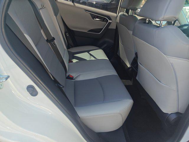 Photo of 2019 Blizzard Pearl Toyota RAV4