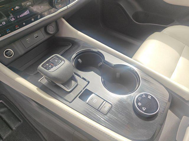 Photo of 2023 Super Black Nissan Rogue