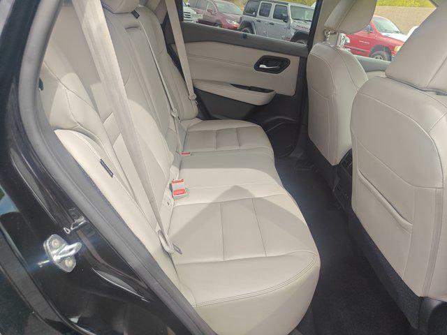 Photo of 2023 Super Black Nissan Rogue