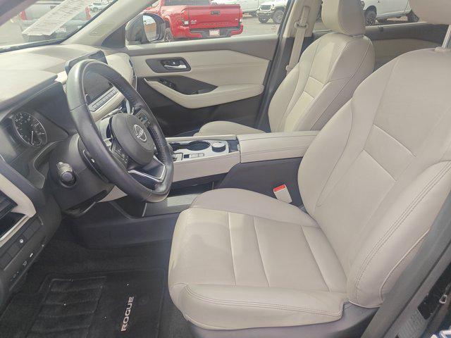 Photo of 2023 Super Black Nissan Rogue