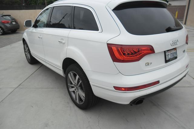 Photo of 2014 Carrara White Audi Q7