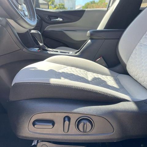 Photo of 2020 Pacific Blue Metallic Chevrolet Equinox