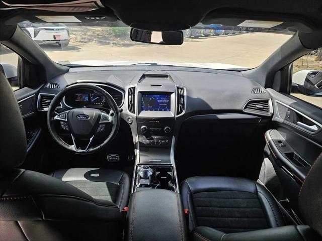 Photo of 2020 White Ford Edge