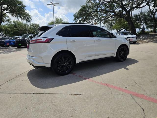 Photo of 2020 White Ford Edge