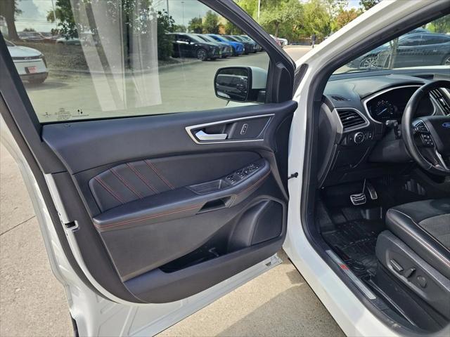 Photo of 2020 White Ford Edge