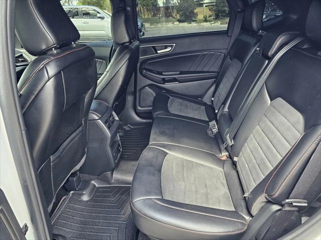 Photo of 2020 White Ford Edge