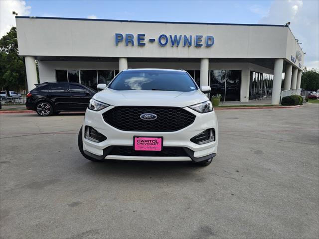 Photo of 2020 White Ford Edge