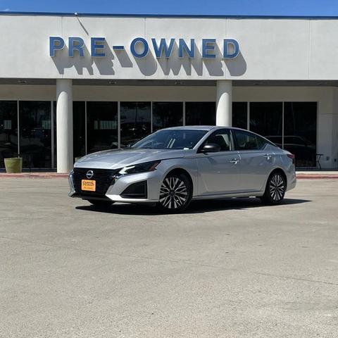 Photo of 2024 Brilliant Silver Metallic Nissan Altima