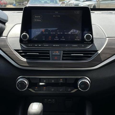 Photo of 2024 Brilliant Silver Metallic Nissan Altima