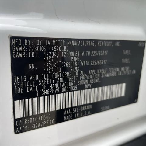 Photo of 2020 Super White Toyota RAV4 Hybrid