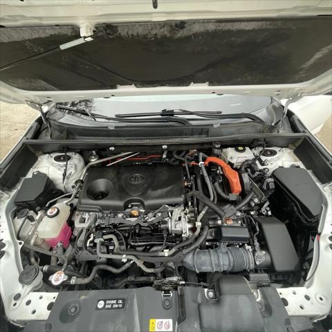 Photo of 2020 Super White Toyota RAV4 Hybrid