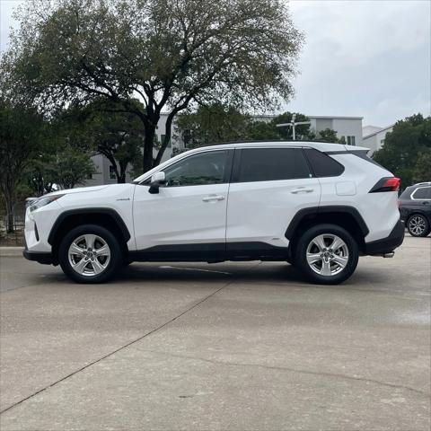 Photo of 2020 Super White Toyota RAV4 Hybrid