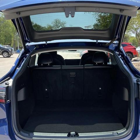 Photo of 2022 Deep Blue Metallic Tesla Model Y