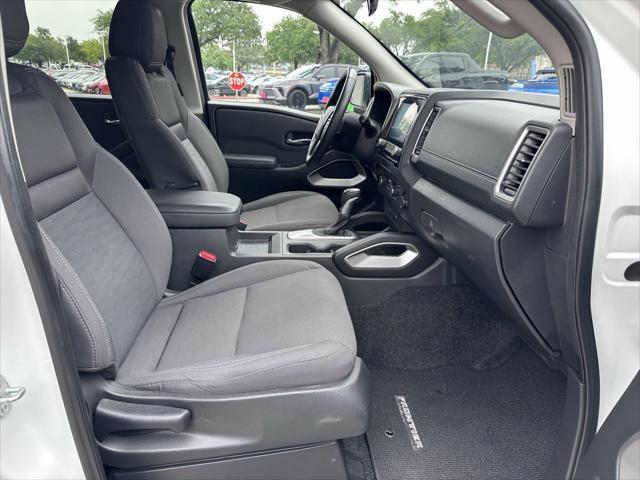 Photo of 2024 Glacier White Nissan Frontier