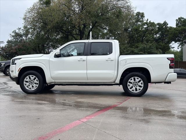 Photo of 2024 Glacier White Nissan Frontier