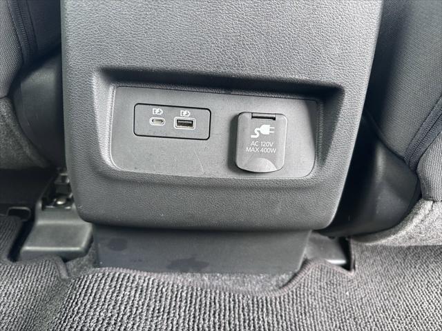 Photo of 2024 Glacier White Nissan Frontier