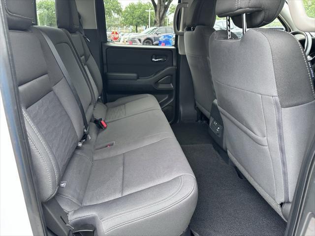 Photo of 2024 Glacier White Nissan Frontier