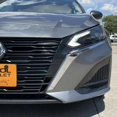 Photo of 2024 Gun Metallic Nissan Altima