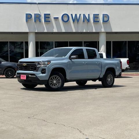 Photo of 2025 Snowdrift Metallic Chevrolet Colorado