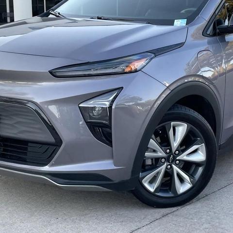 Photo of 2023 Gray Ghost Metallic Chevrolet Bolt EUV