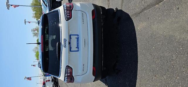Photo of 2018 White Jeep Compass