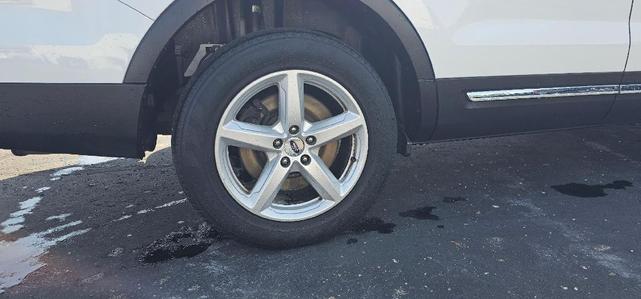 Photo of 2017 White Ford Explorer