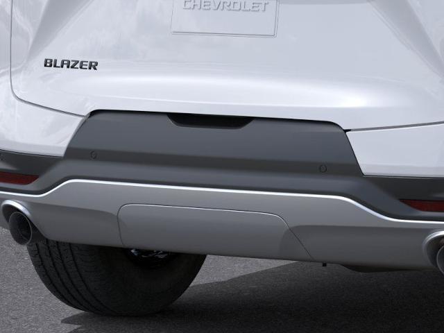 Photo of 2025 Summit White Chevrolet Blazer
