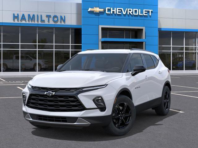 Photo of 2025 Summit White Chevrolet Blazer