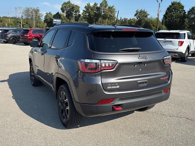 Photo of 2019 Granite Crystal Metallic Clearcoat Jeep Compass