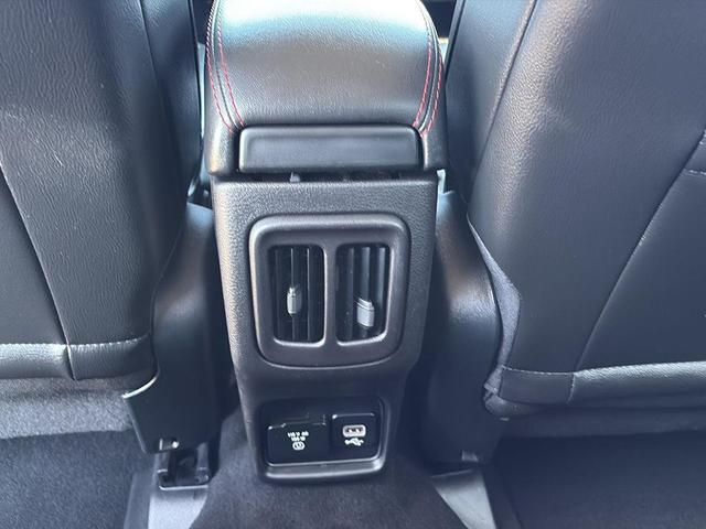 Photo of 2019 Granite Crystal Metallic Clearcoat Jeep Compass