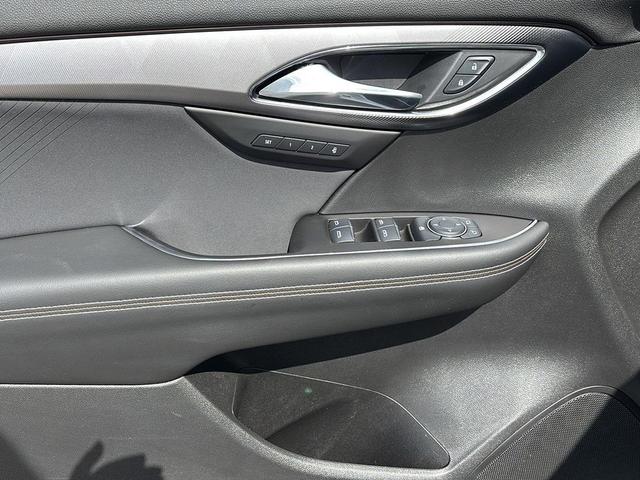 Photo of 2024 Summit White Buick Envision