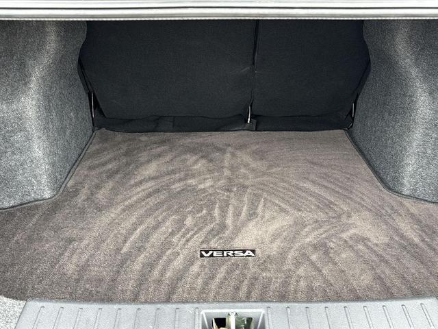 Photo of 2024 Super Black Nissan Versa