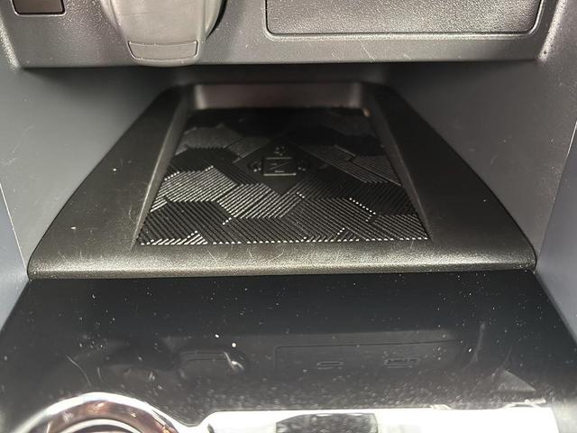 Photo of 2024 Super Black Nissan Versa