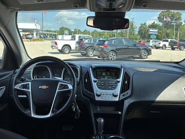 Photo of 2017 Summit White Chevrolet Equinox