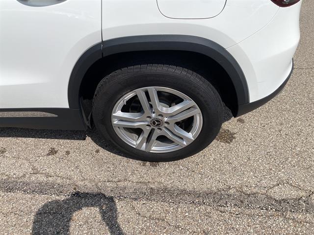 Photo of 2021 WHITE Mercedes-Benz GLA 250