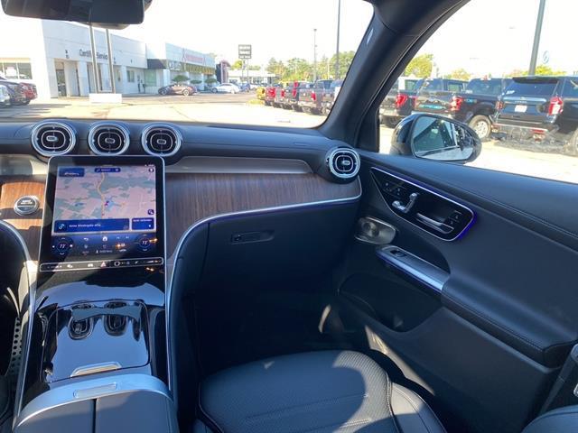 Photo of 2025 White Mercedes-Benz GLC 300
