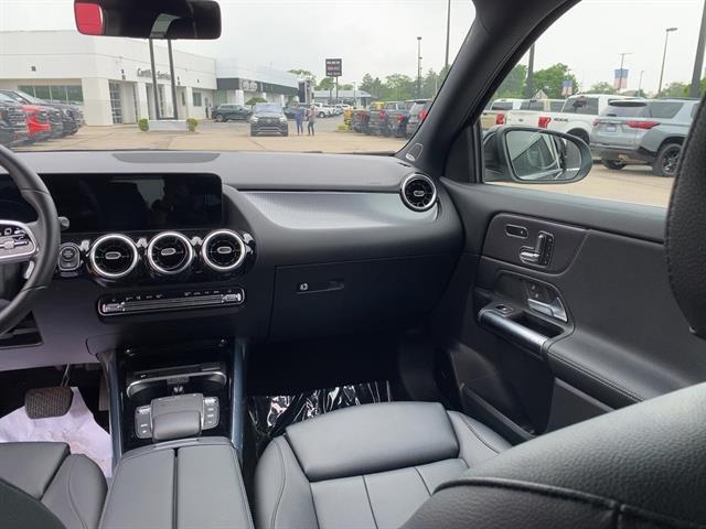 Photo of 2022 BLACK Mercedes-Benz GLA 250