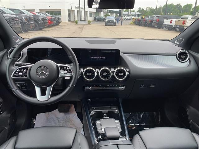 Photo of 2022 BLACK Mercedes-Benz GLA 250