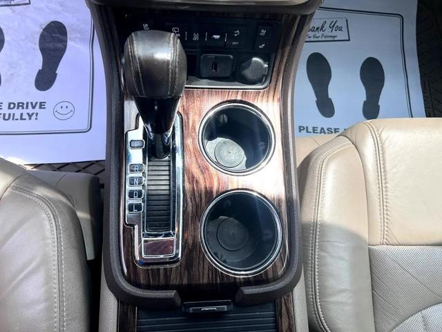 Photo of 2016 Pearl White GMC Acadia
